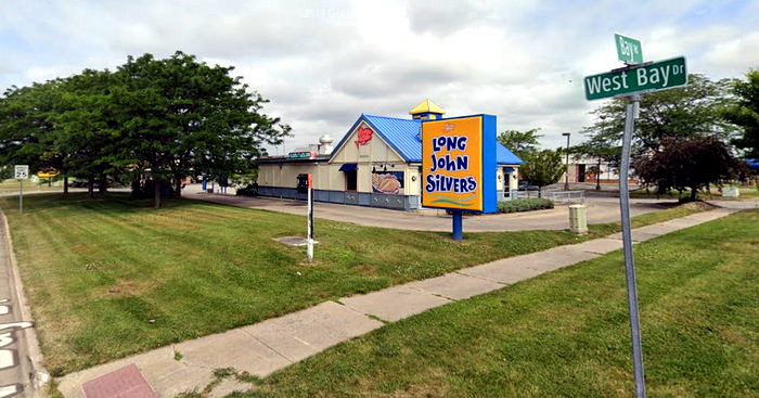 Long John Silvers - Saginaw- 4857 Bay Road (newer photo)